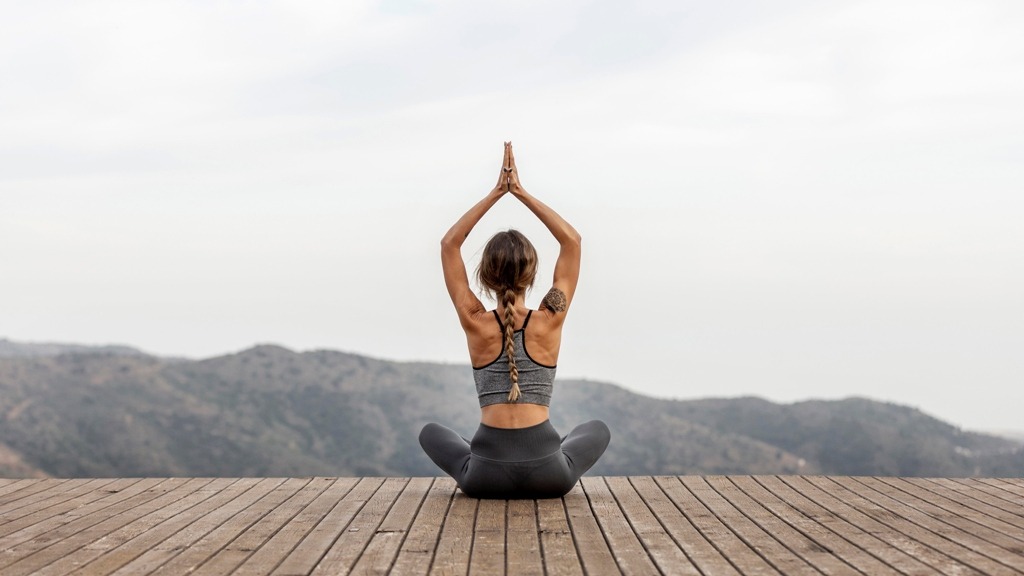 Yoga para iniciantes: 5 benefícios que a atividade proporciona ao